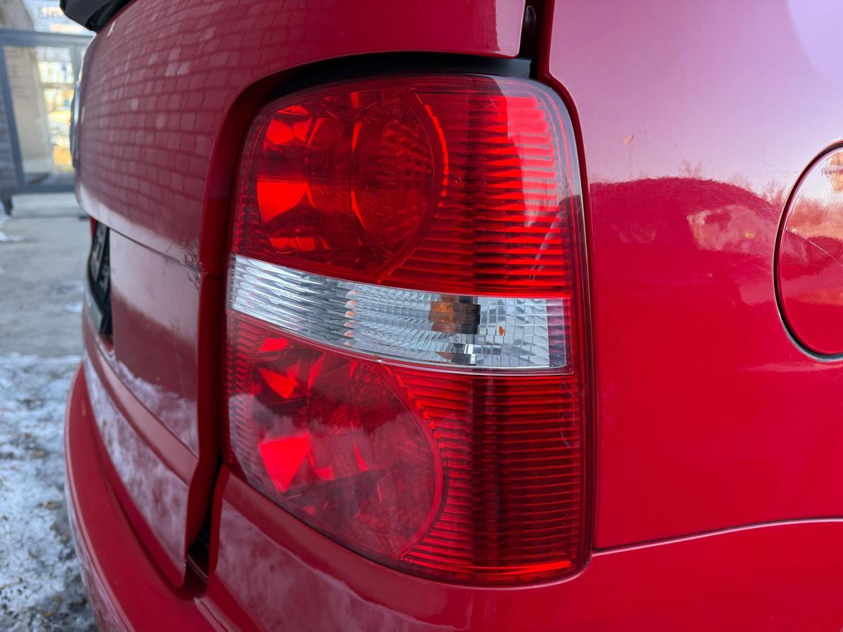 VW Touran 1T original R&uuml;cklicht R&uuml;ckleuchte Heckleuchte rechts Vorfacelift BJ05